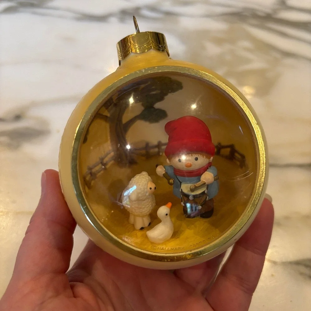 Vintage Hallmark Little Drummer Boy Diorama Ornament Cream Colored